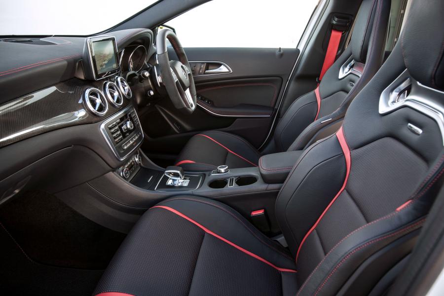  Mercedes-Benz GLA45 AMG 2014 года  (UK) (фото 20 из 23)